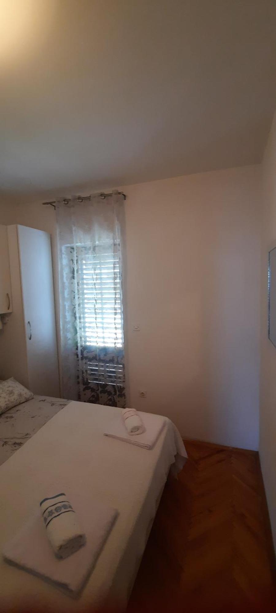 Apartment Ana Bilota Seget Vranjica