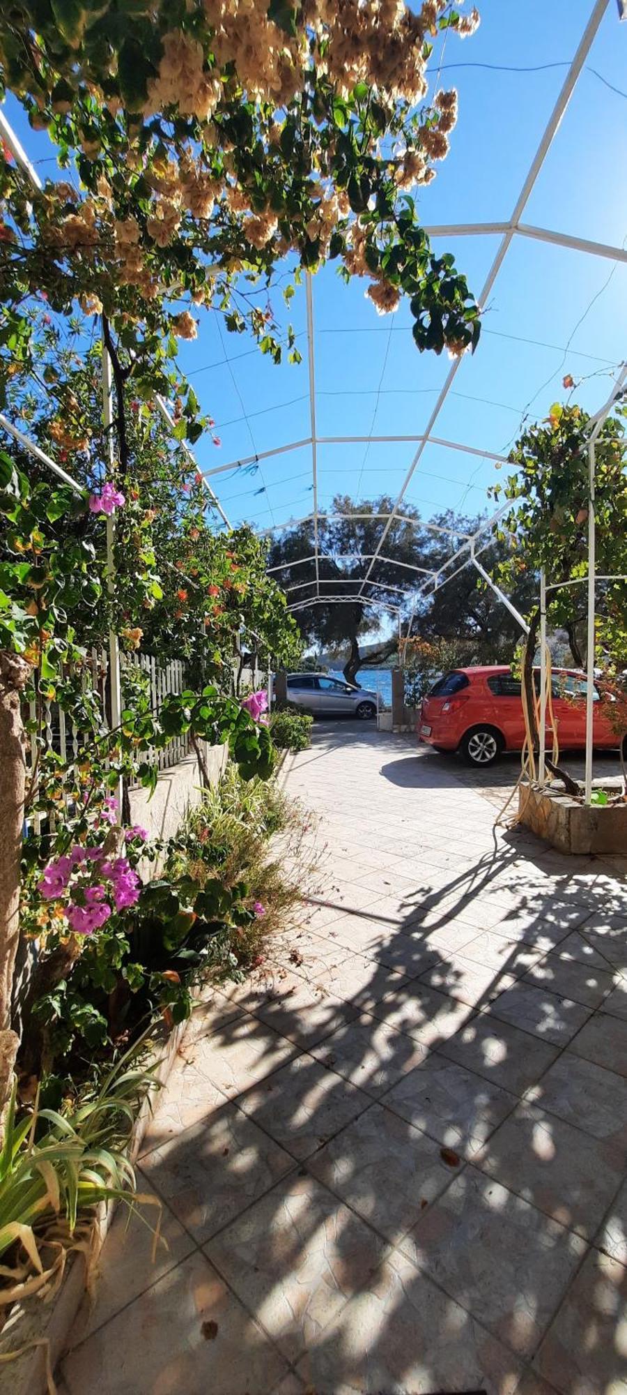 Ana Bilota Apartment Seget Vranjica