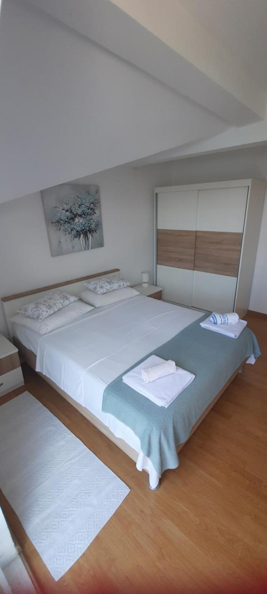 Apartment Ana Bilota Seget Vranjica